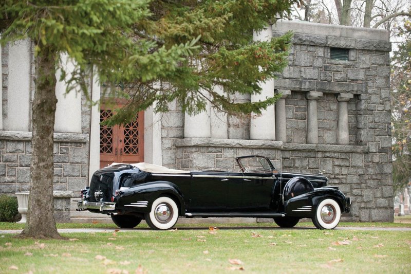 Cadillac v16 1938