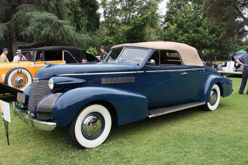 1939 Cadillac v-16