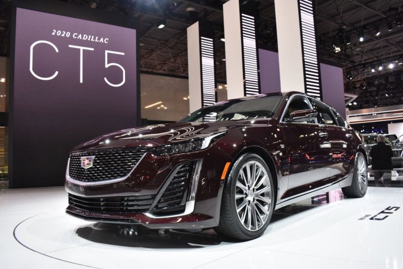 Cadillac седан 2020