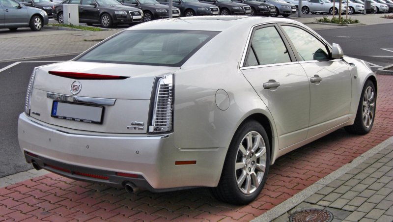 Cadillac CTS 2008 сзади