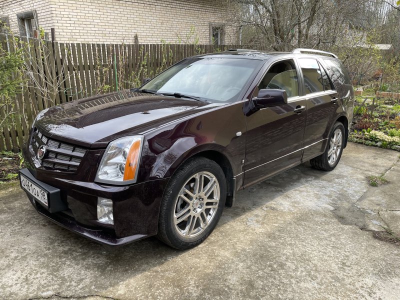Cadillac SRX 1 поколение
