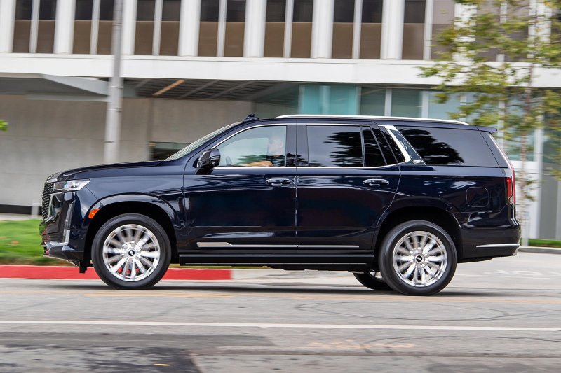 Новый Cadillac Escalade 2021