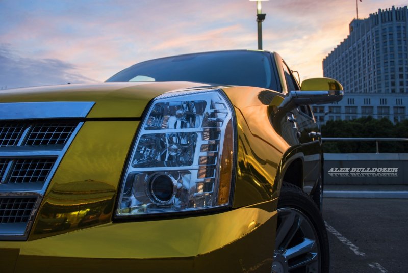 Cadillac 2020 золотой Escalade