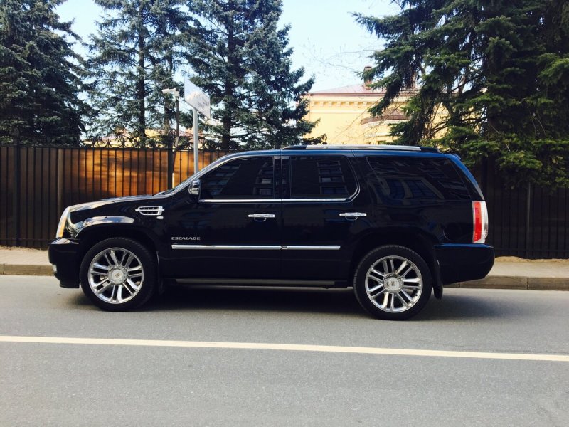 Cadillac Escalade 3