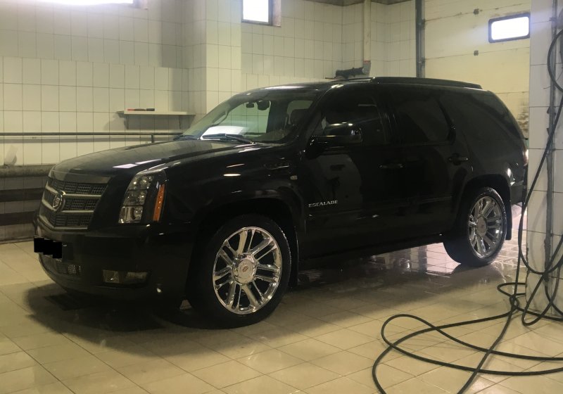 Cadillac Escalade 3