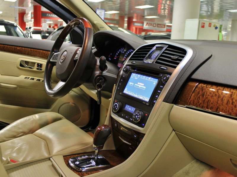 Кадиллак SRX 2008 салон