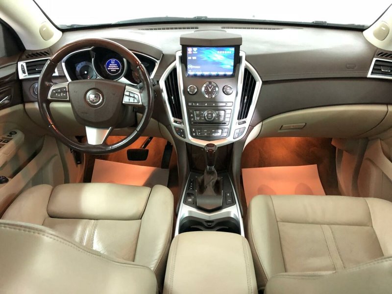 Cadillac SRX 2010 салон
