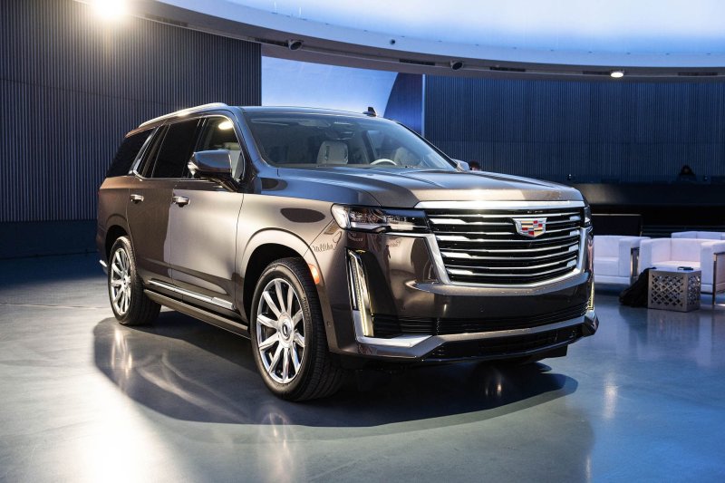 Новый Cadillac Escalade 2021