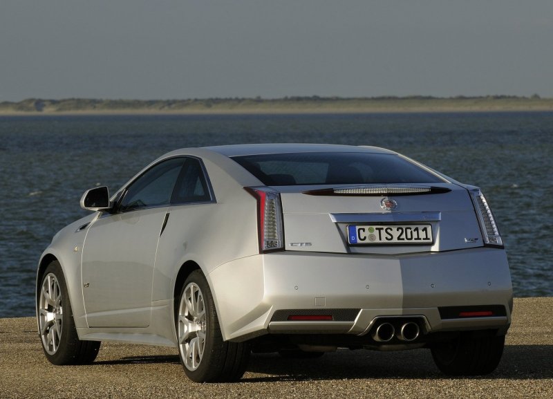 Cadillac CTS 2010 купе