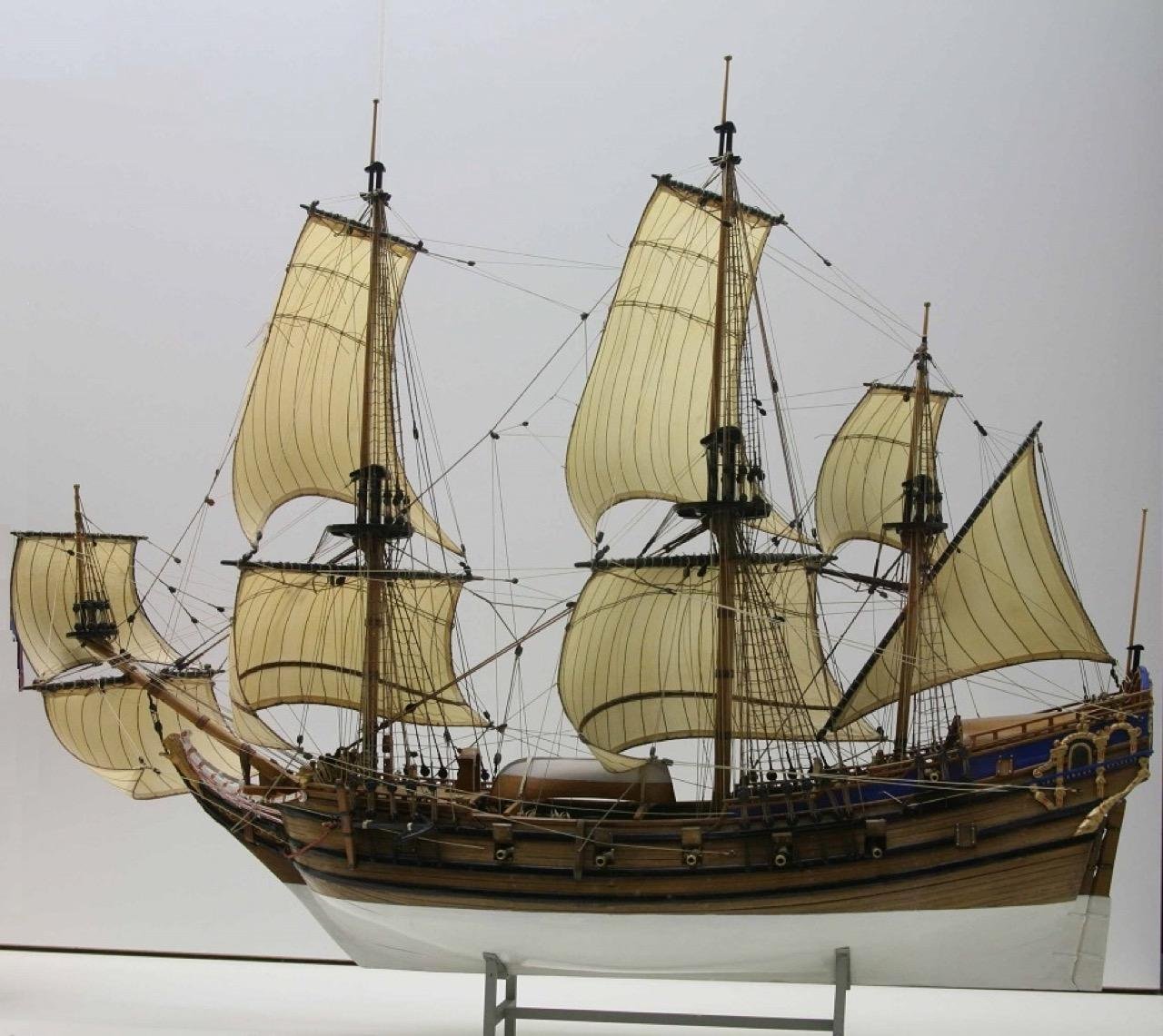 Торговый фрегат. ПИНАС корабль 17 века. Голландский корабль ПИНАС 17 века. Галеон 18 века. Голландский флейт 17 века.