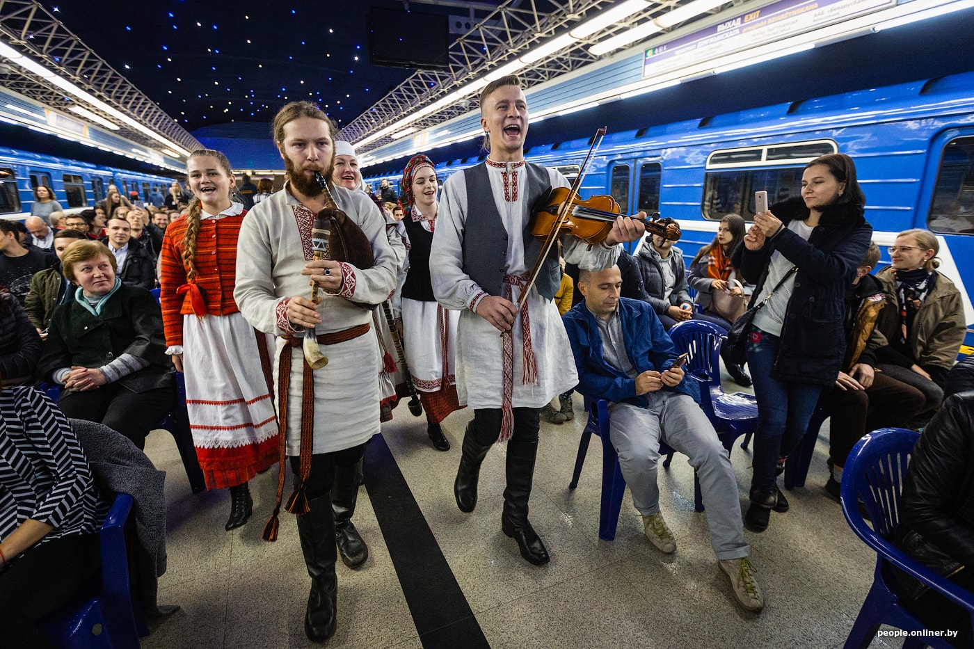 Метро петровщина. Метро Петровщина Минск. Концерт в метро. Концерт метрополитена 2005 год торжественное открытие. Сегодня какое метро концерт будет.