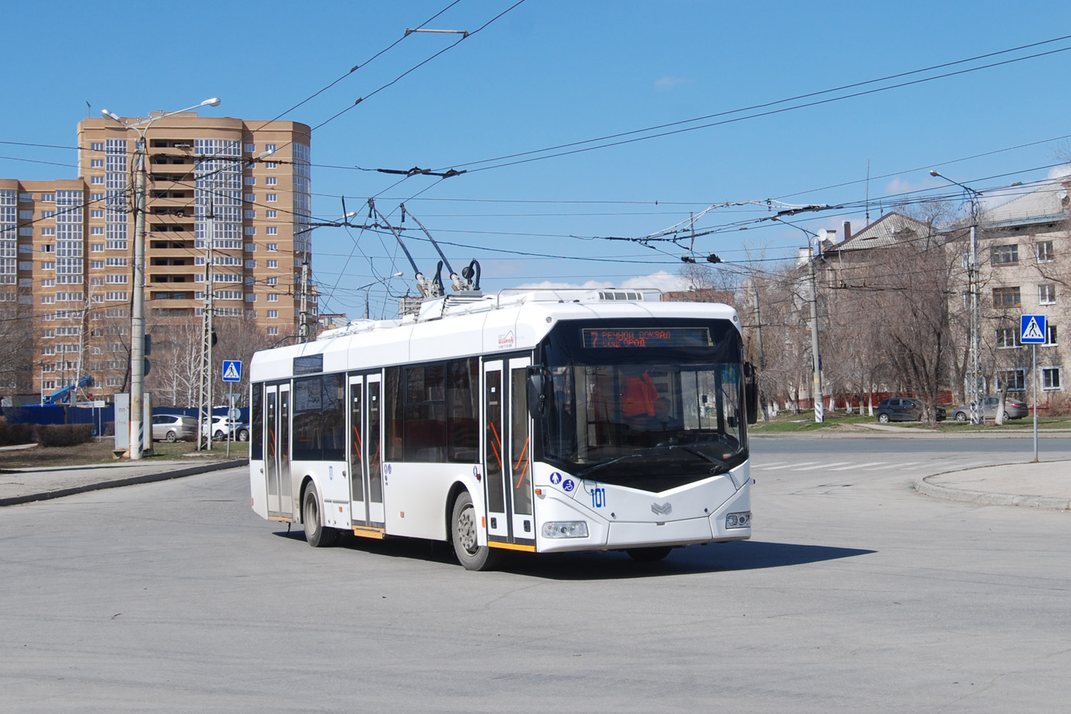 Маршрут 13 троллейбуса тольятти. Троллейбус БКМ 321. Тольяттинский троллейбус. Модель троллейбуса БКМ 321. Тольятти троллейбус 2444.