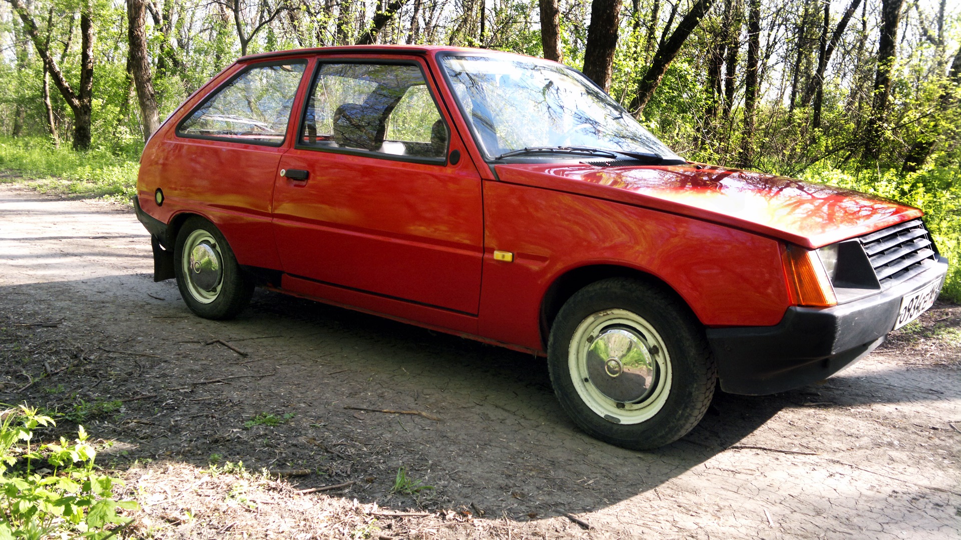 Автомобиль заз таврия. ЗАЗ-1102 «Таврия». ЗАЗ 1102 «Таврия» 1102. ЗАЗ 1102 Таврия седан. ЗАЗ 1101 Таврия.