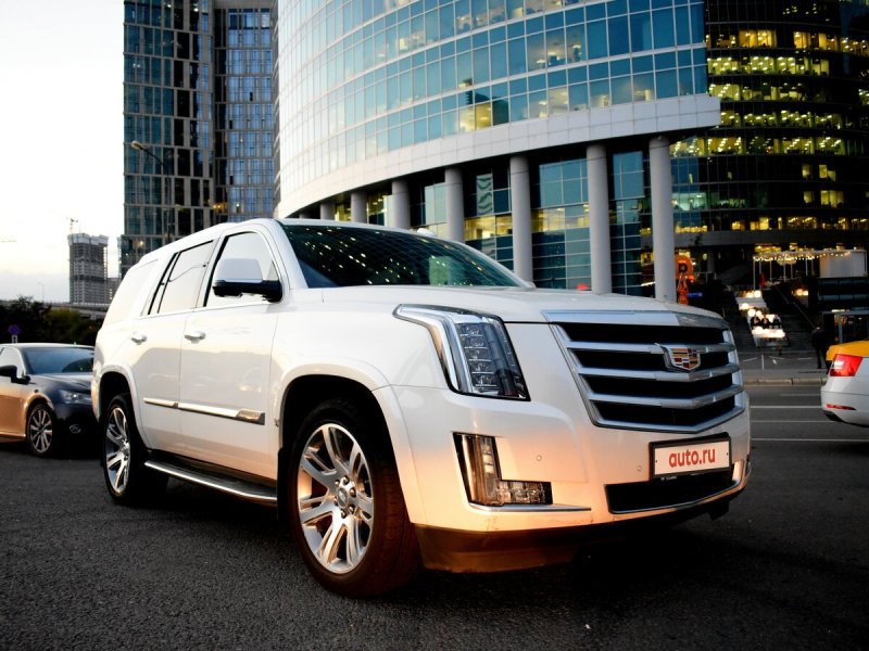 Cadillac Escalade IV, 2015 белый
