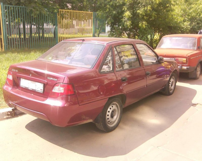 Daewoo Nexia 2011 вишня