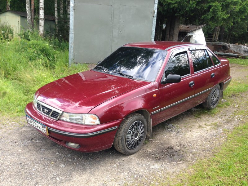 Daewoo Nexia Вишневая