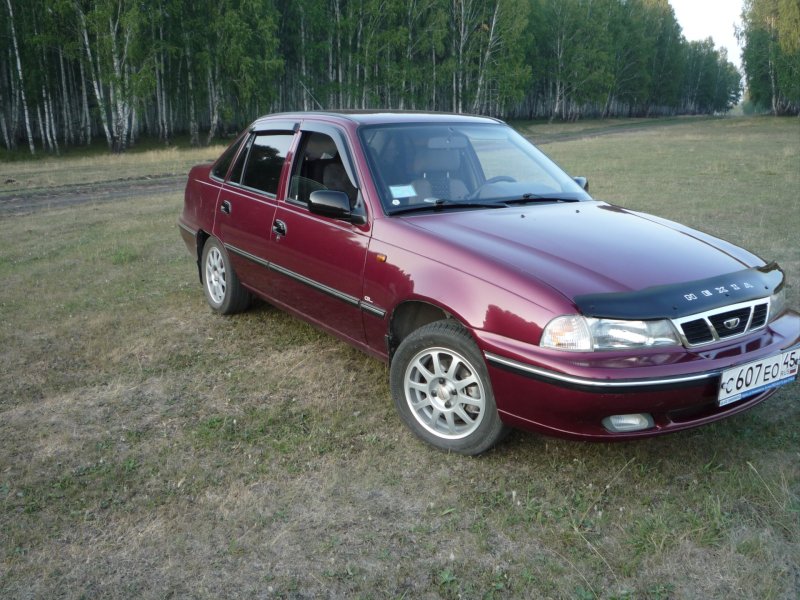 Daewoo Nexia Вишневая