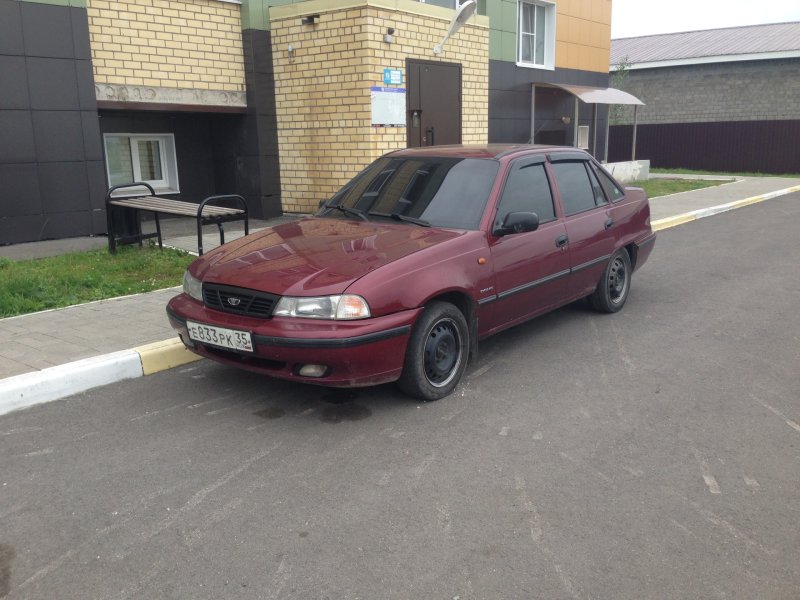 Daewoo Nexia Вишневая 2001