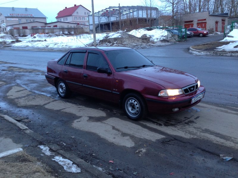 Daewoo Nexia 1999 красный
