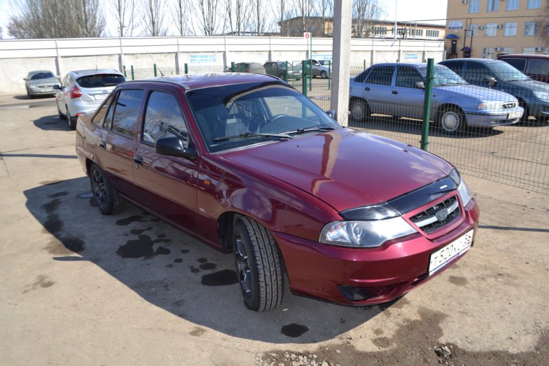 Daewoo Nexia Вишневая 2001
