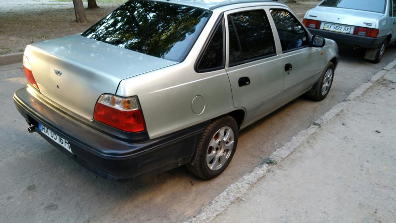Daewoo Nexia 100