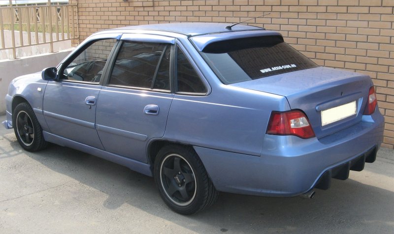 Daewoo Nexia n150 красная