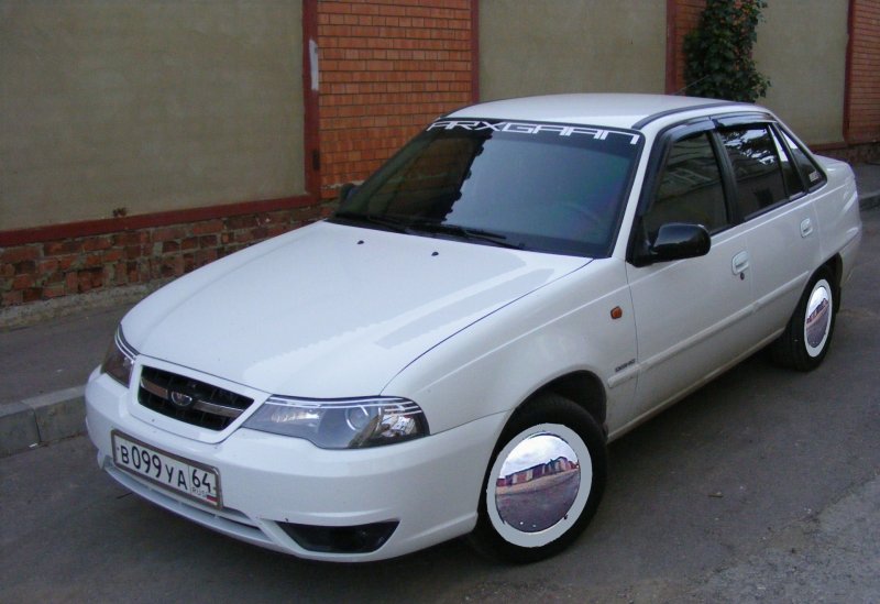 Daewoo Nexia белая