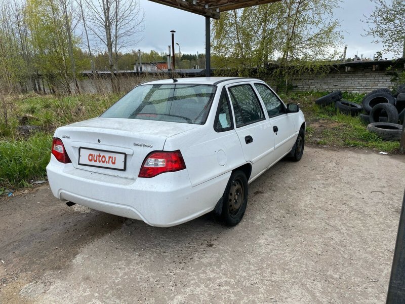 Daewoo Nexia 2015 серебристый