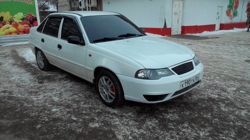 Daewoo Nexia белый 2010