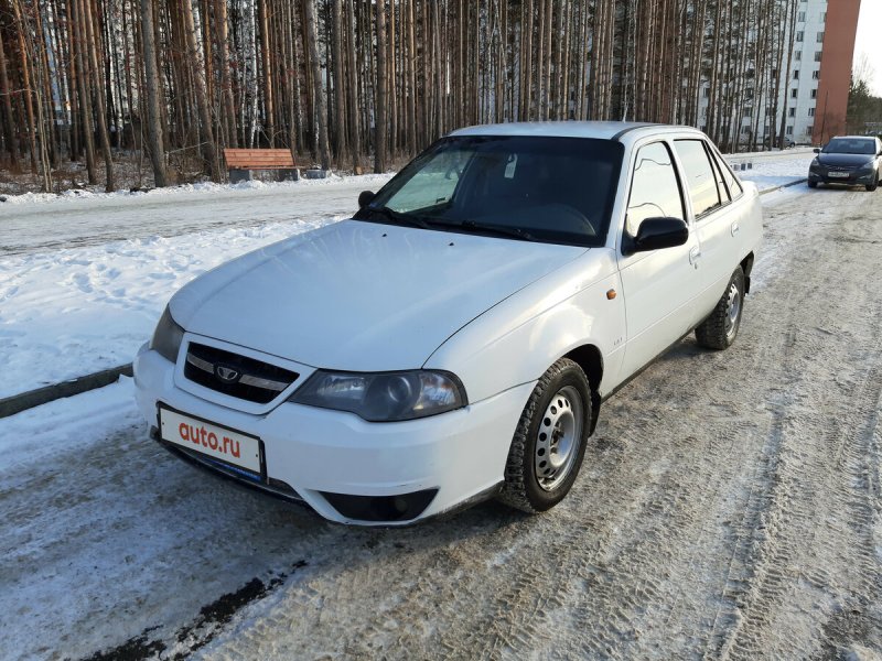 Daewoo Nexia белая