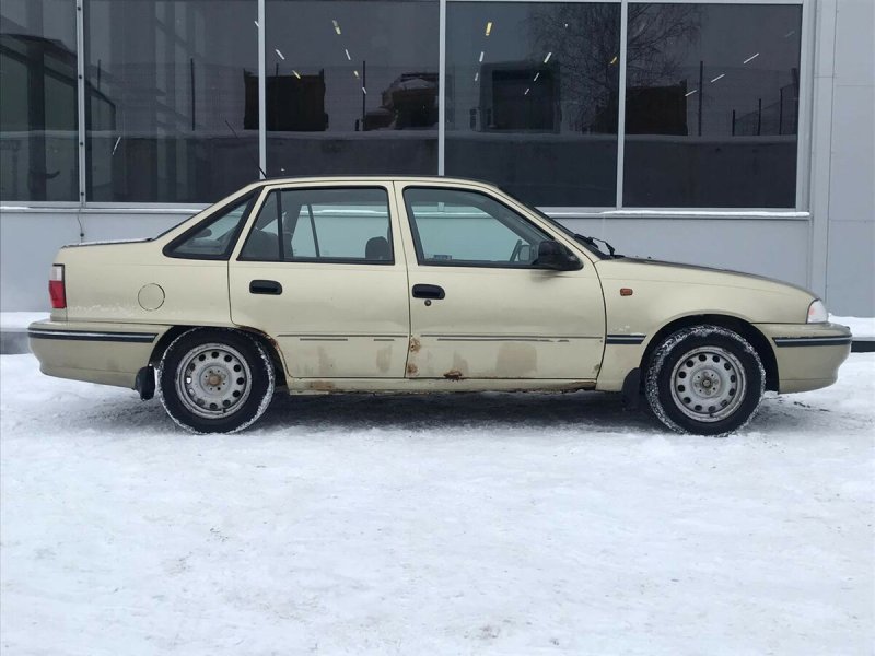 Nexia Daewoo 2005 бежевый