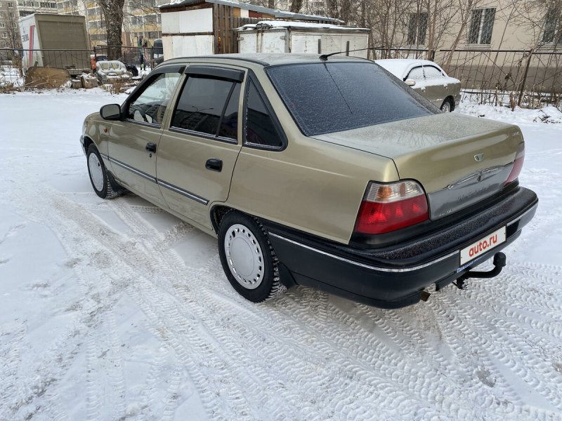 Daewoo Nexia 1 бежевый