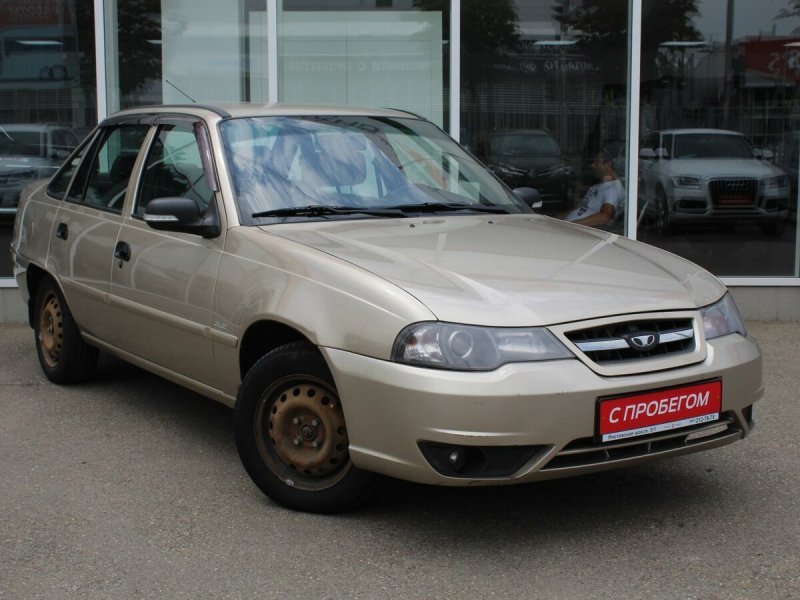 Daewoo Nexia бежевый