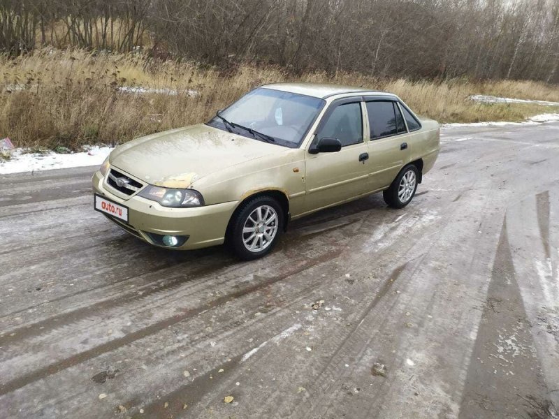 Daewoo Nexia бежевый
