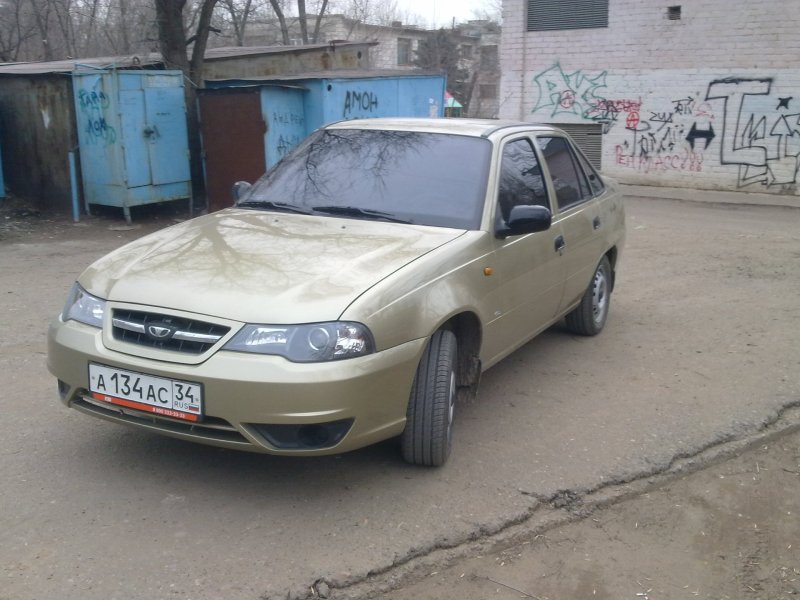 Nexia Daewoo 2005 песочный
