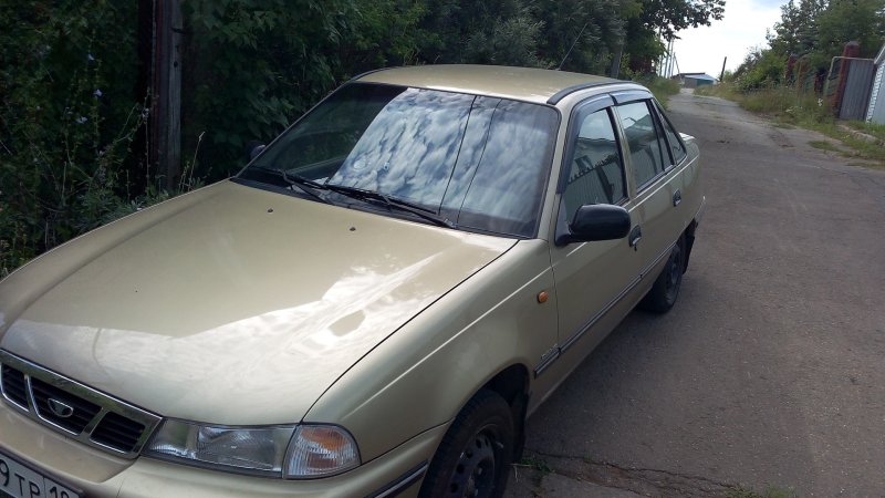 Daewoo Nexia песочный цвет