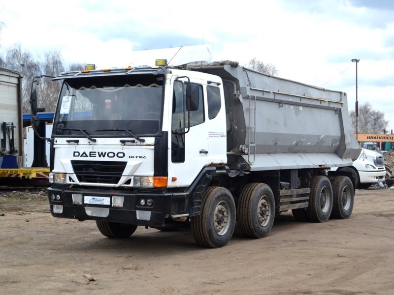Daewoo Novus самосвал 8х4