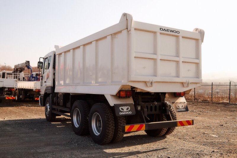 Daewoo Novus самосвал