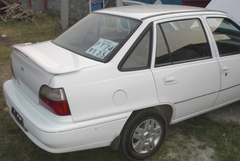 Daewoo Nexia 1994 сбоку