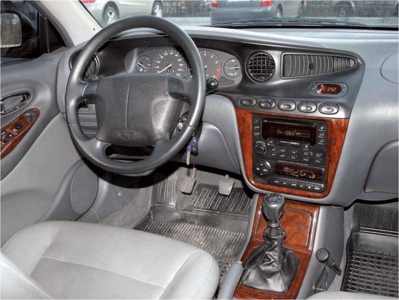 Daewoo Leganza 2001 салон