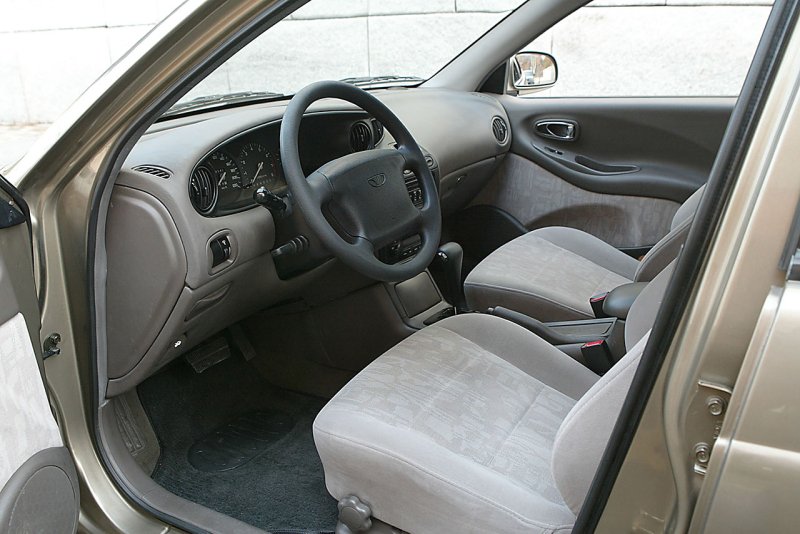 Daewoo Leganza 2000 салон