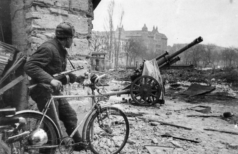 Советские солдаты в Будапеште 1945