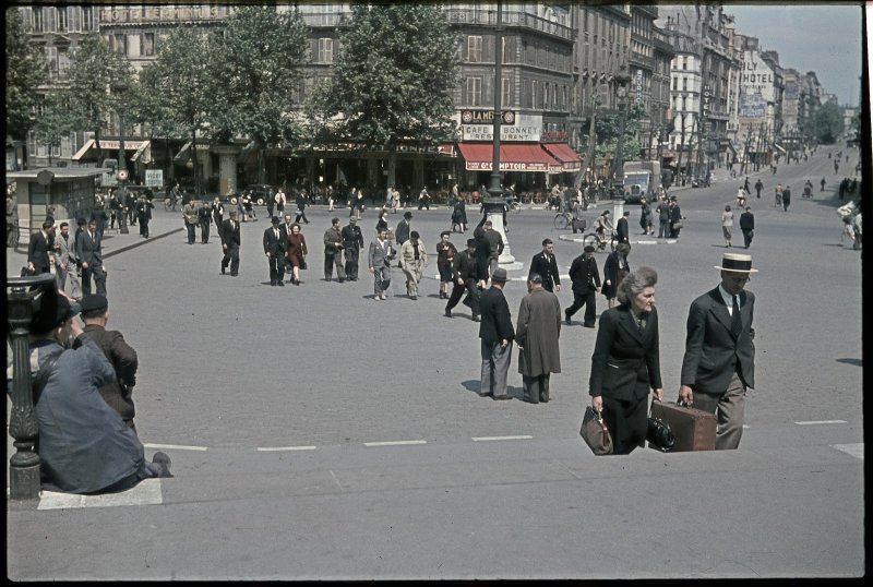 Париж 1942