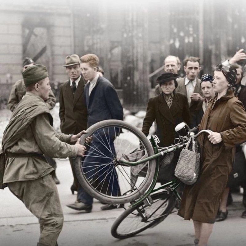 Берлин 1945 велосипед