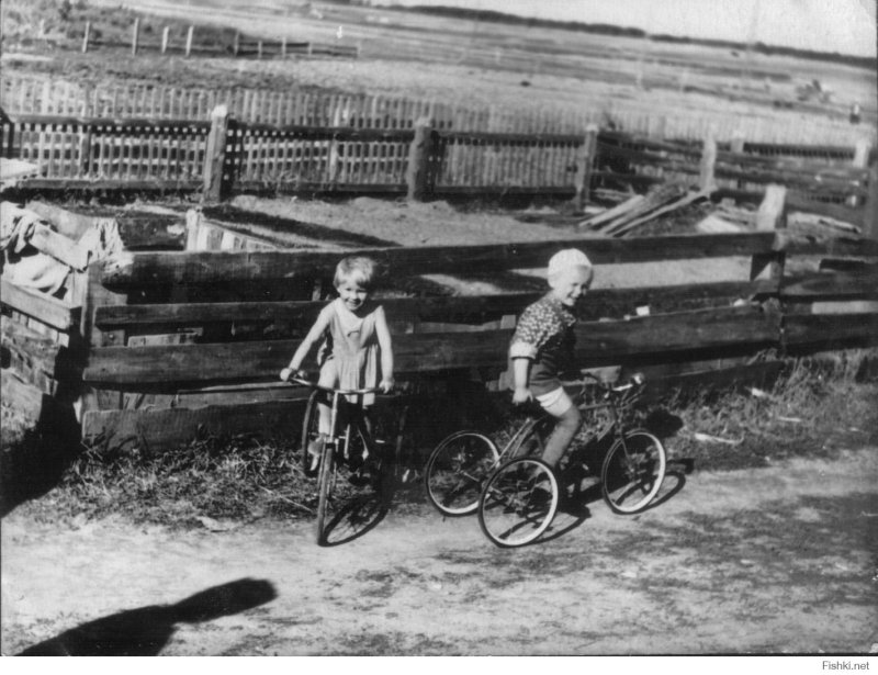 Дети на велосипеде СССР