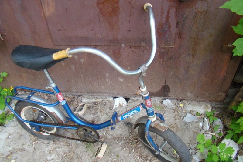 Советский велосипед дружок с пластиковыми спицами