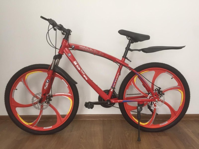 Бордовый велосипед
