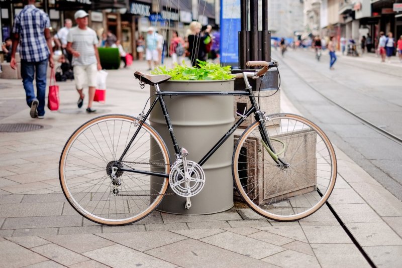Велосипед на улице