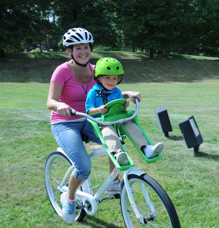 Велосипед с сидушкой для ребенка