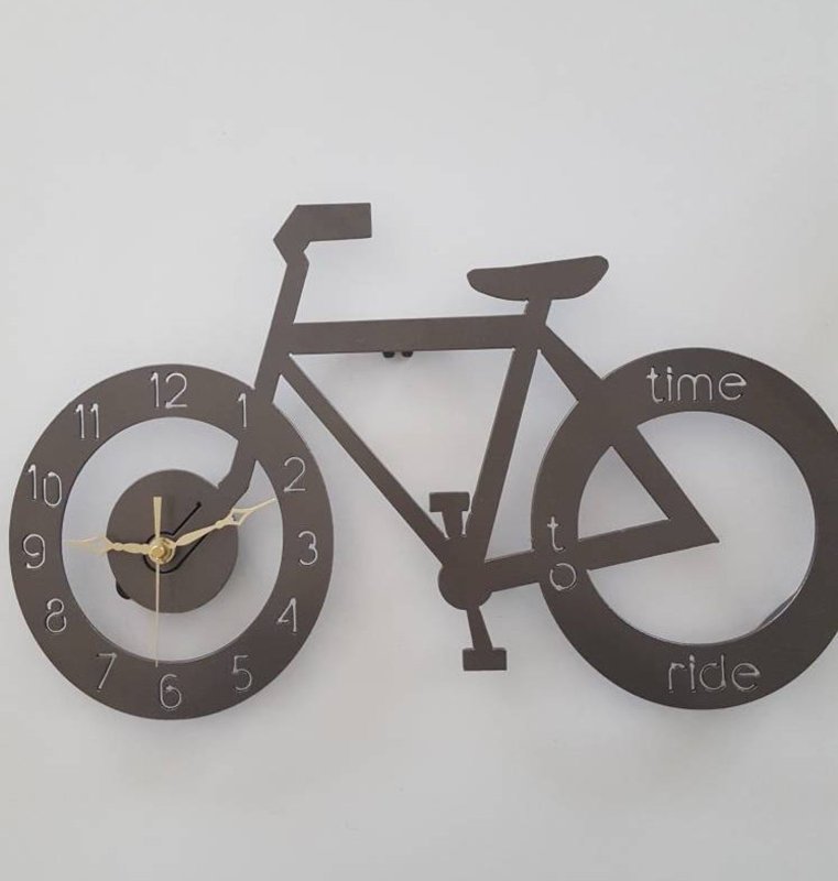 Часы в виде велосипеда на стену